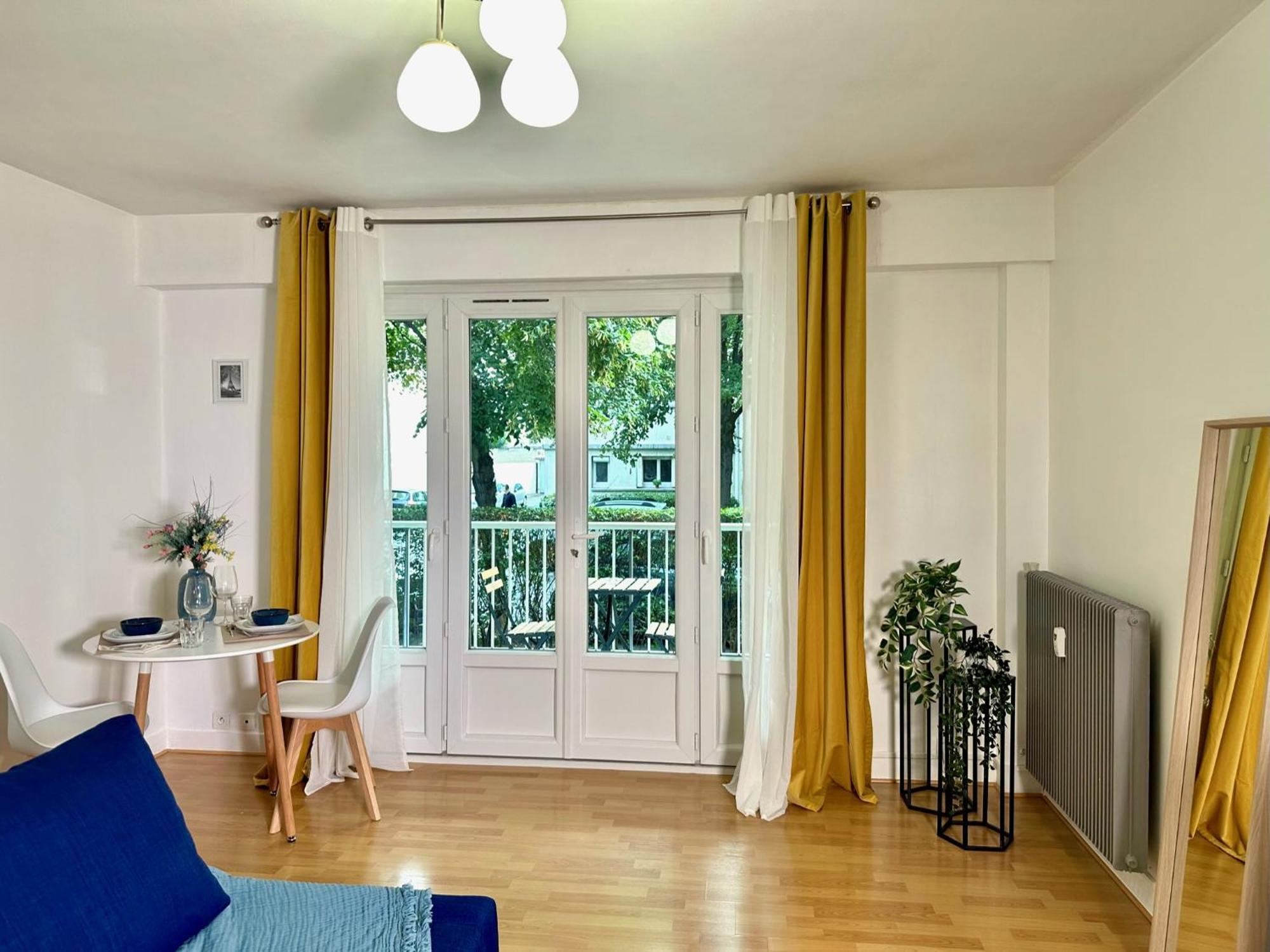 Apartament Le Bleu Soleil - A 2 Min Du Metro - 7 Min De Paris Maisons-Alfort Zewnętrze zdjęcie